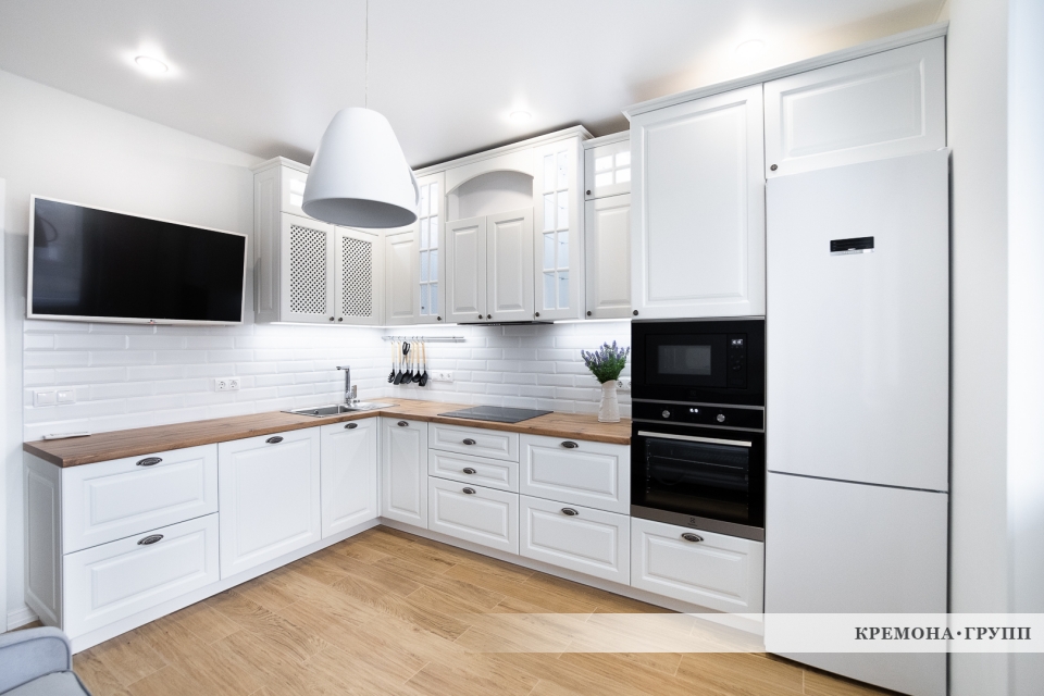 Угловая кухня "Латера" с белыми фасадами + видео-обзор кухни